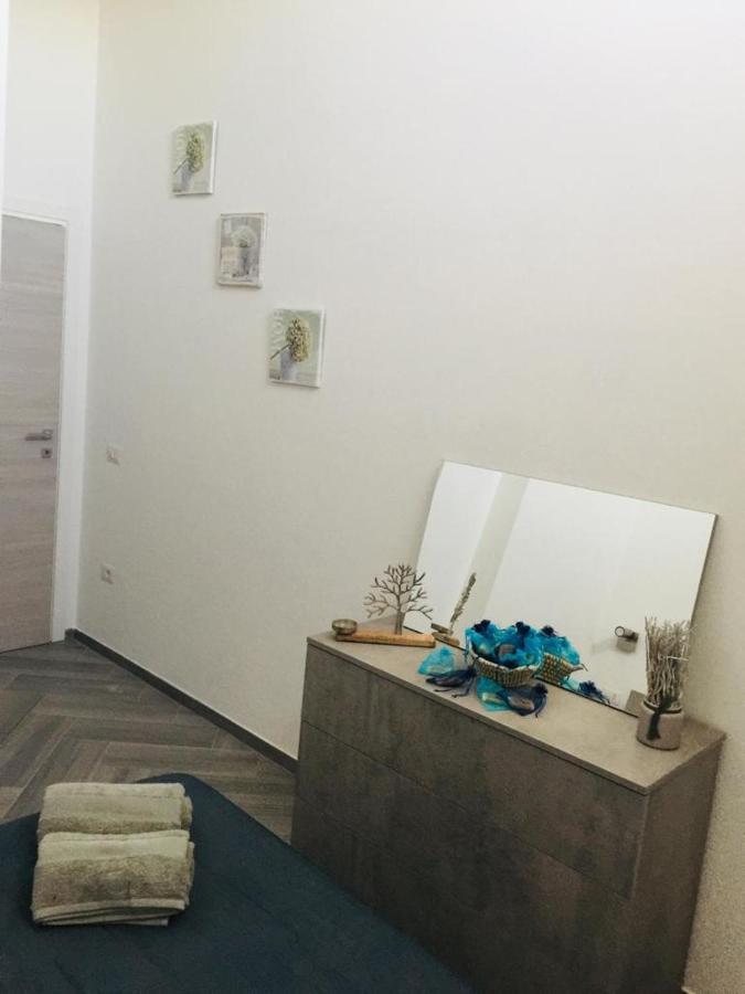 Il Quarzo A) B) Apartment Cabras Exterior photo